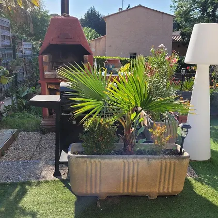 Privee Chez L'habitant En Rez-de-jardin *