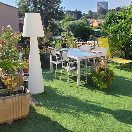 Kwatera prywatna Privee Chez L'habitant En Rez-de-jardin Saint-Raphaël